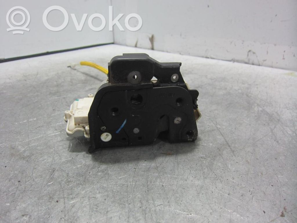Audi A3 S3 A3 Sportback 8P Zamek drzwi przednich 