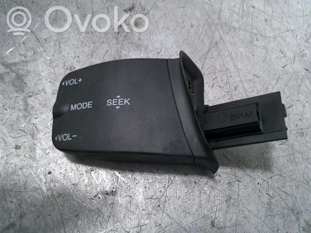 Ford Focus Interruttore/pulsante di controllo multifunzione 