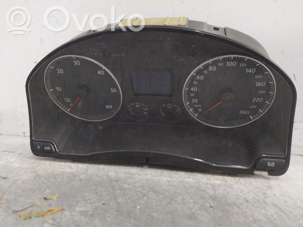 Volkswagen Golf V Licznik / Prędkościomierz 