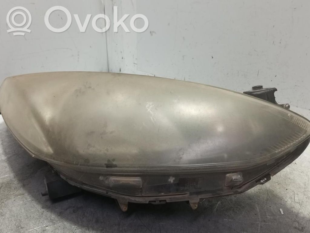 Mazda 2 Priekšējais lukturis 