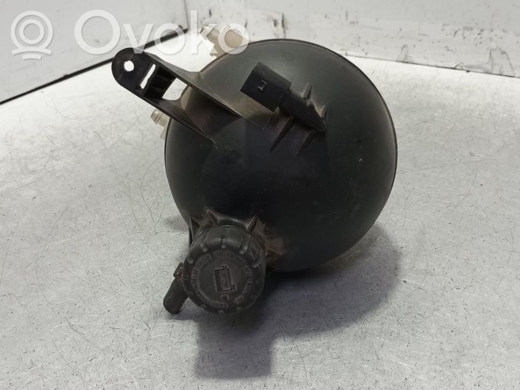 Mercedes-Benz A W169 Depósito de expansión de combustible