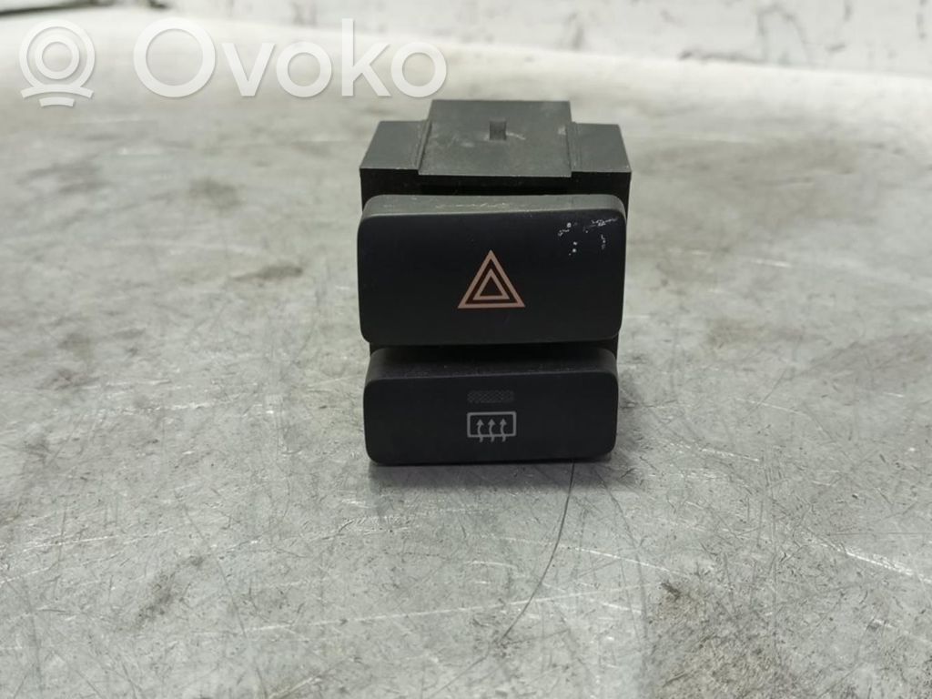 Botón interruptor de luz de peligro   8433202090A