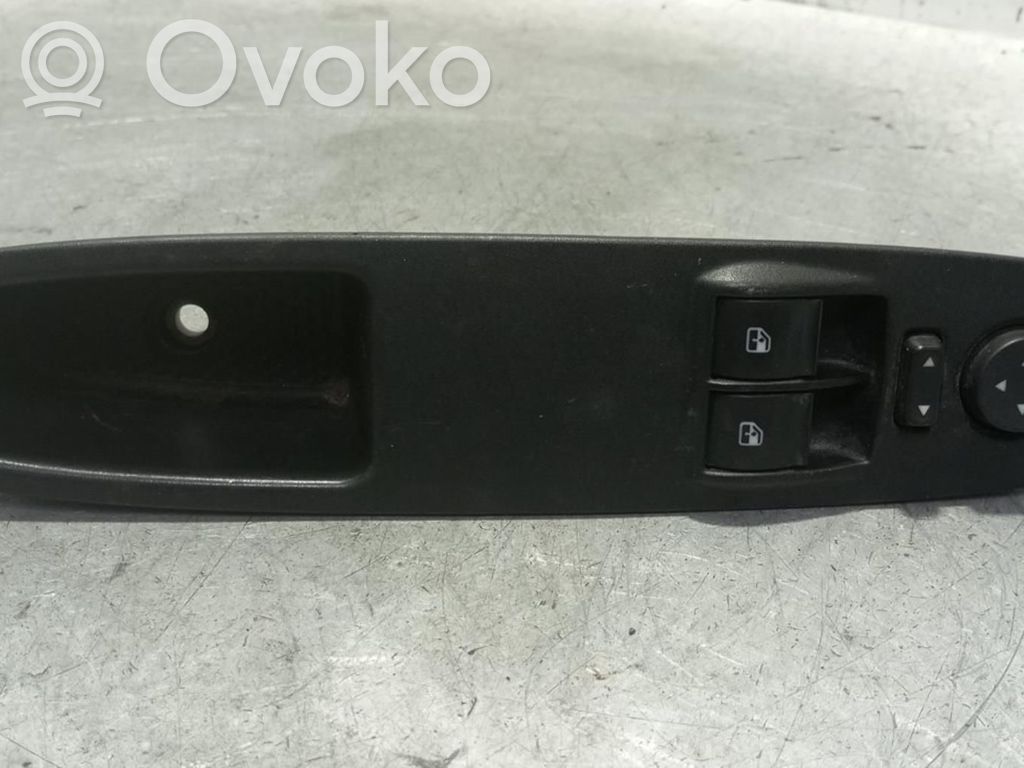 Fiat Punto (199) Interruttore di controllo dell’alzacristalli elettrico 