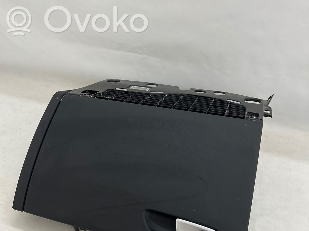 Guantera   8R1857035G,8R1880302E,30010111880060