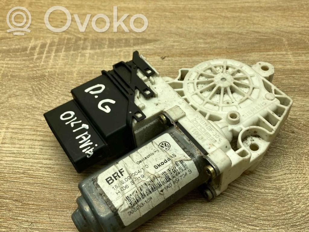 Volkswagen Touran I Rear door window regulator motor 