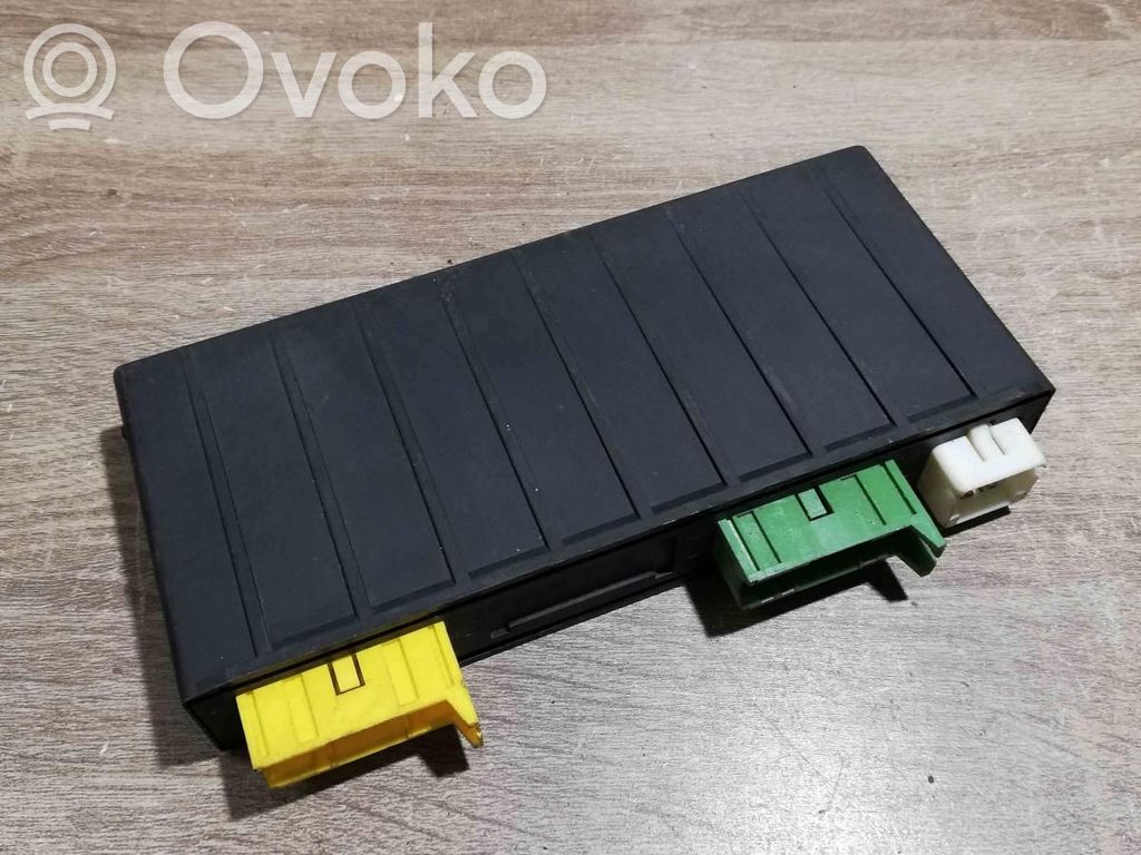 BMW 5 E34 Komforto modulis 