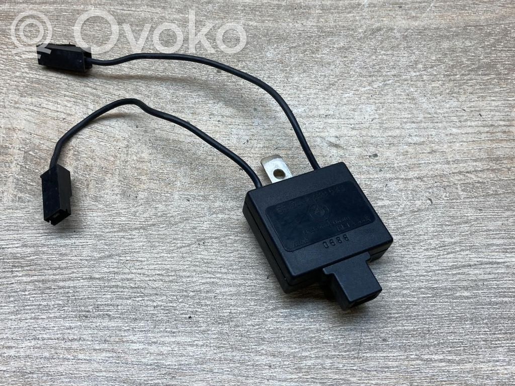 BMW 7 E32 Aerial antenna amplifier 
