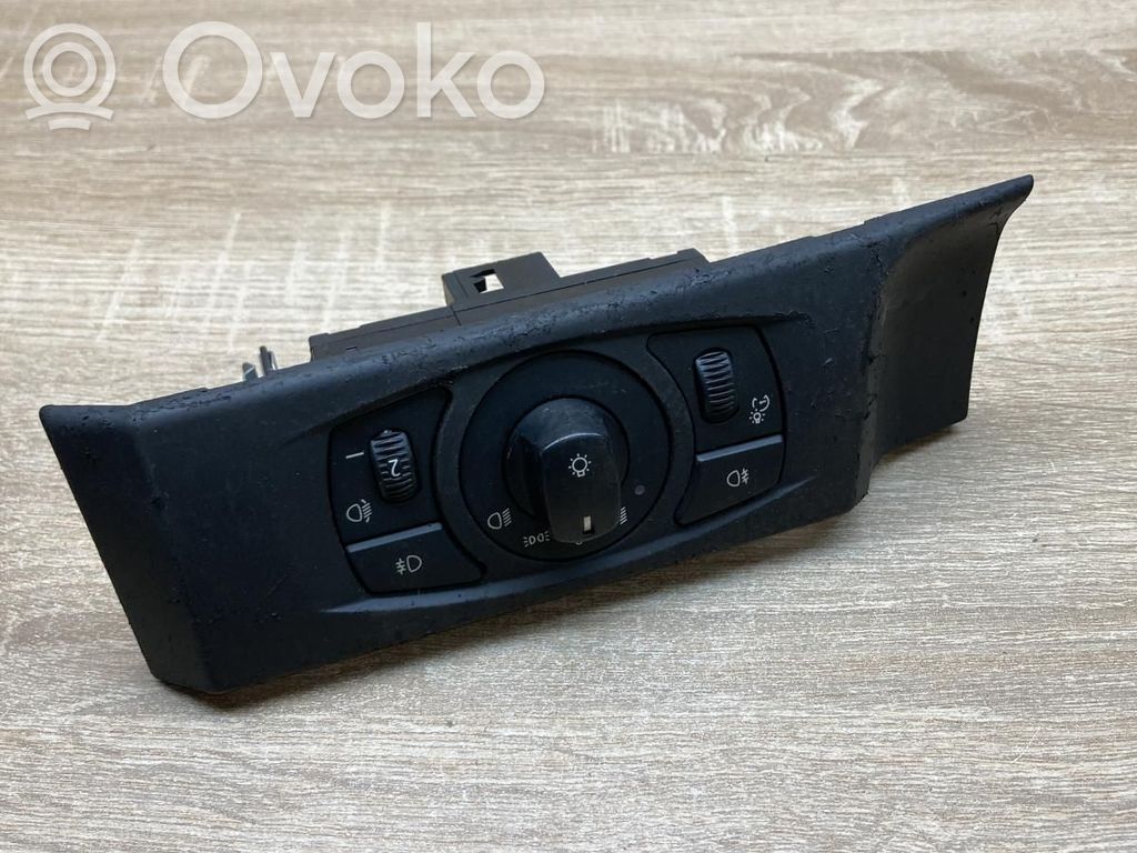 Light switch   6953739,011536