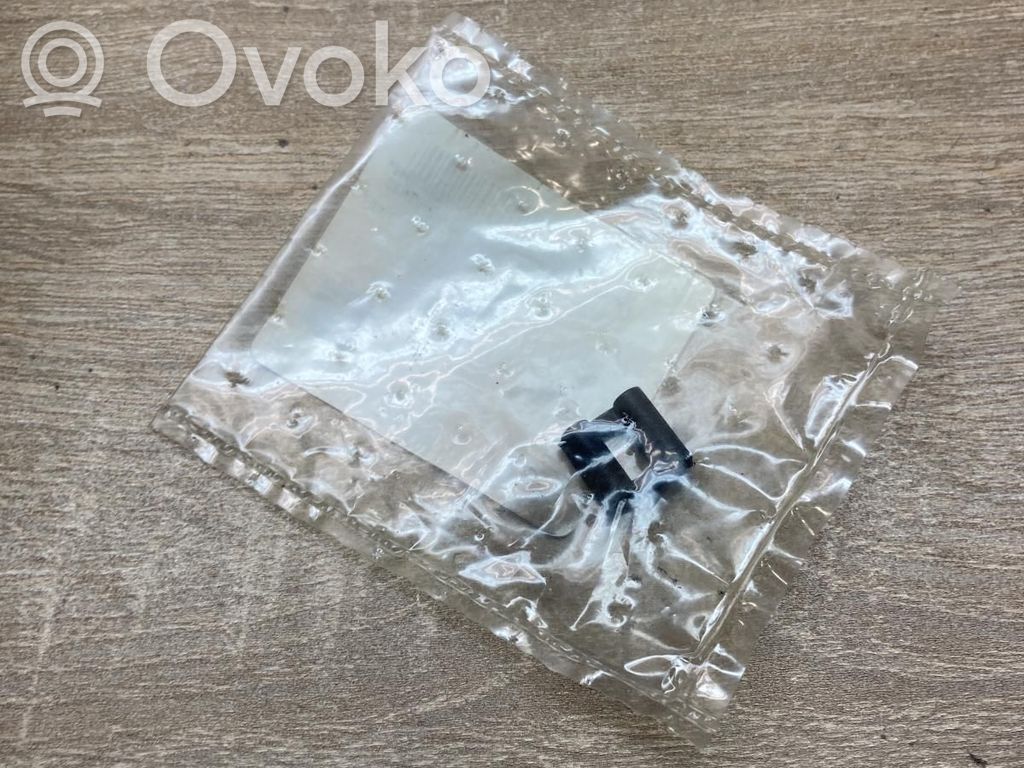 Opel Corsa D Gumowa uszczelka drzwi 