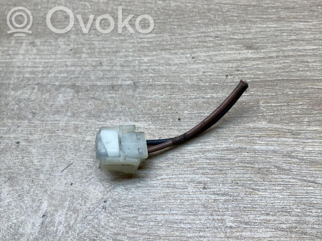 Plug wire   1378109