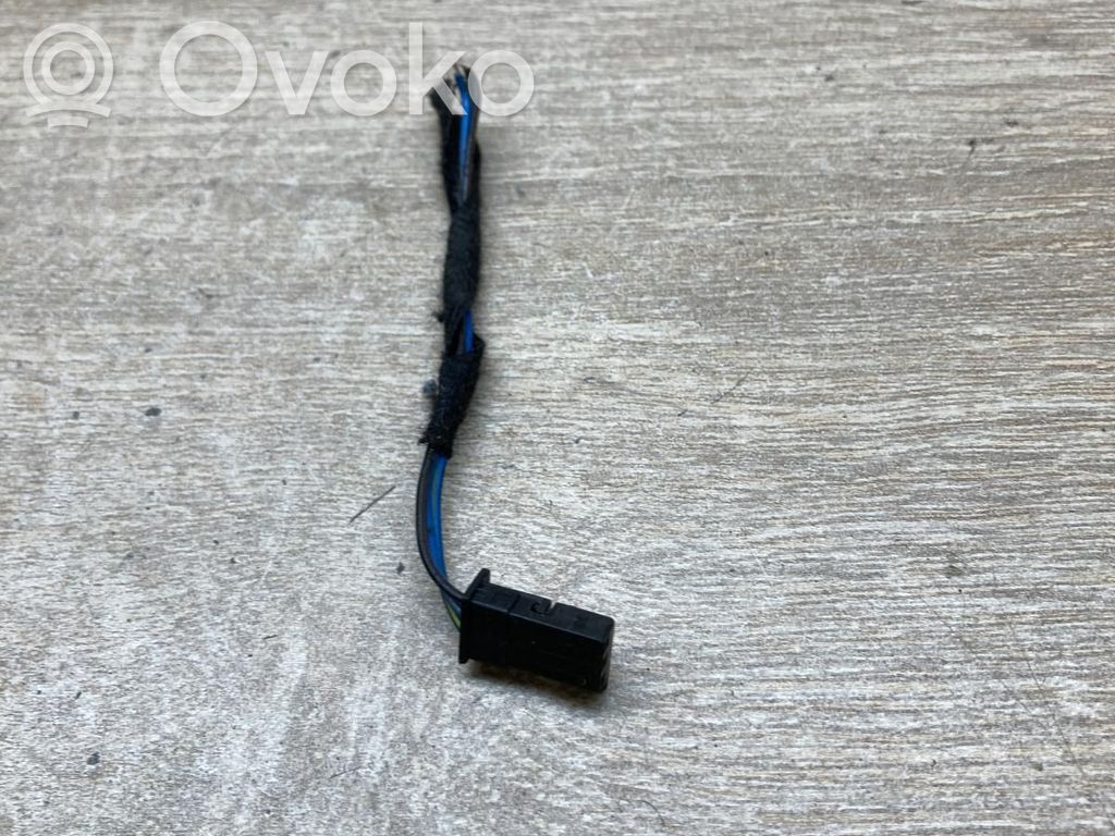 Plug wire   8377064