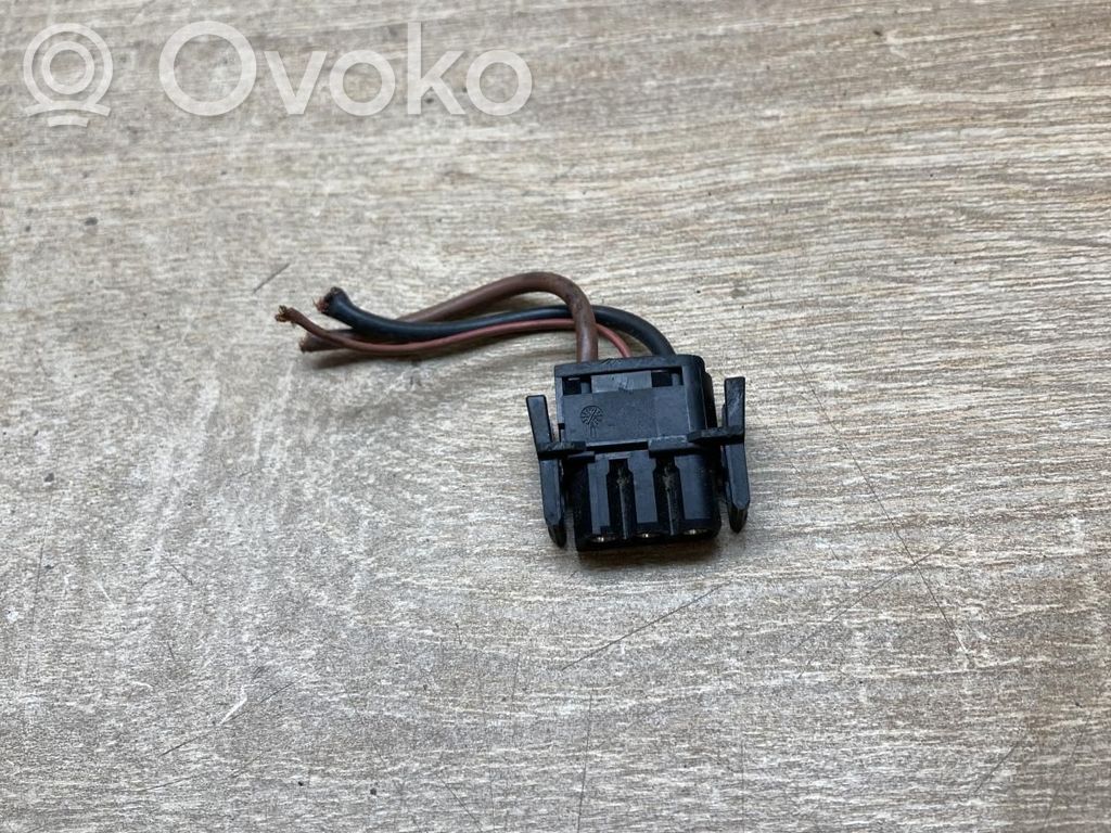 Plug wire   1378114