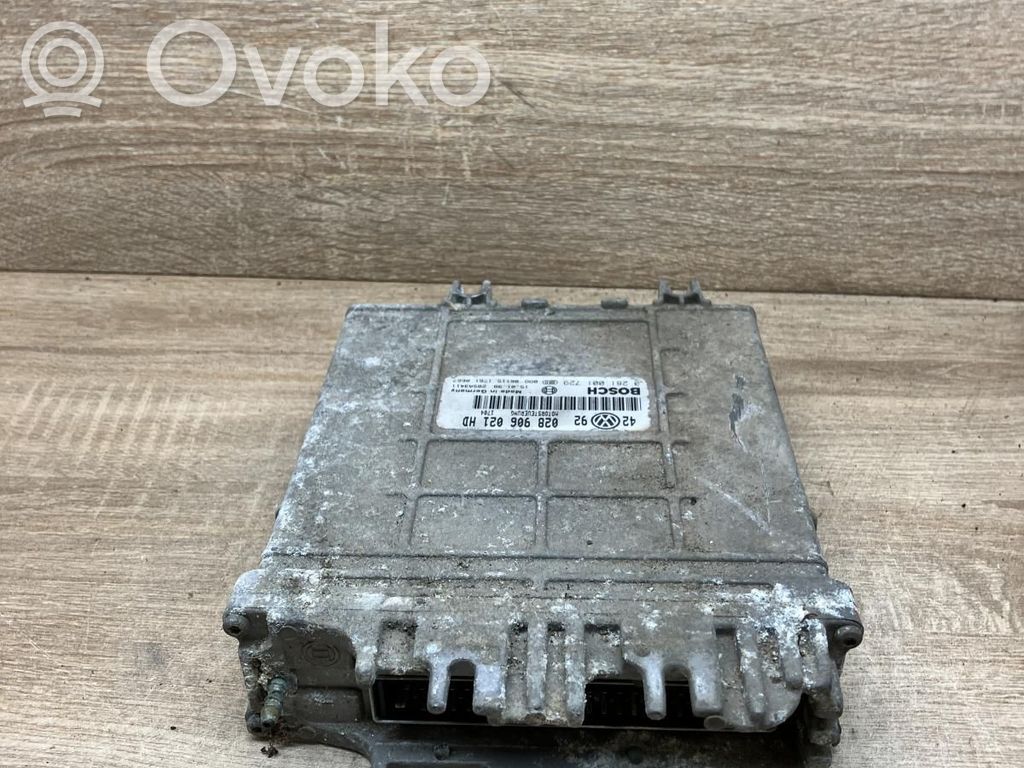Volkswagen Golf III Engine control unit/module 
