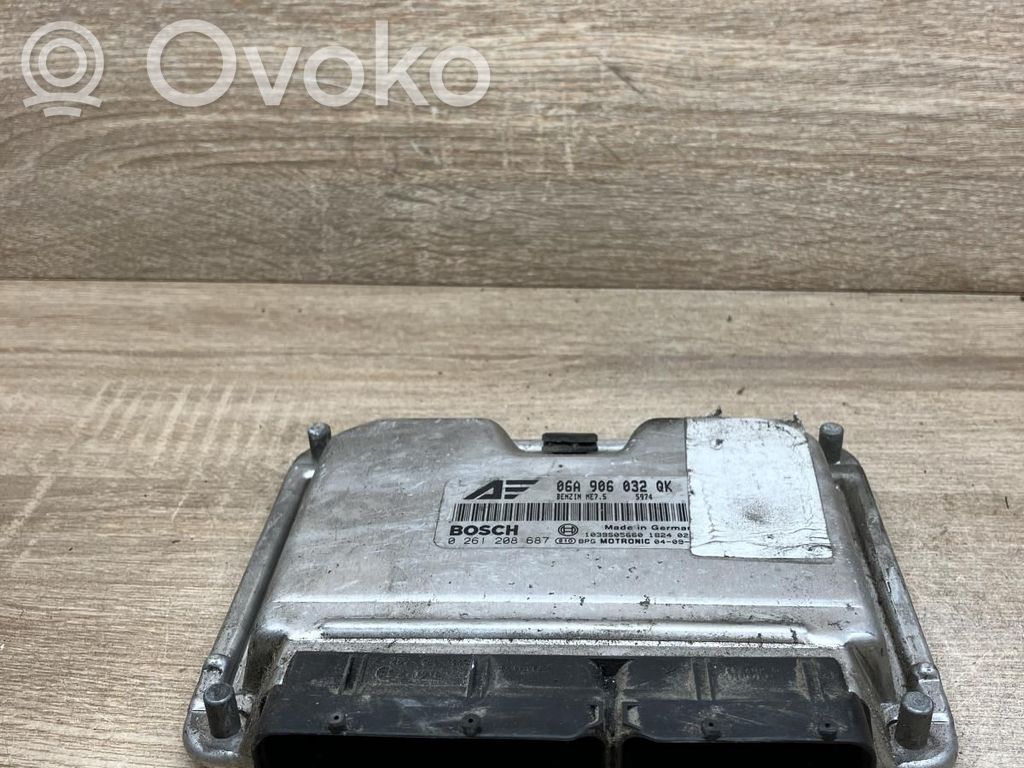 Engine control unit/module   06A906032QK,0261208687