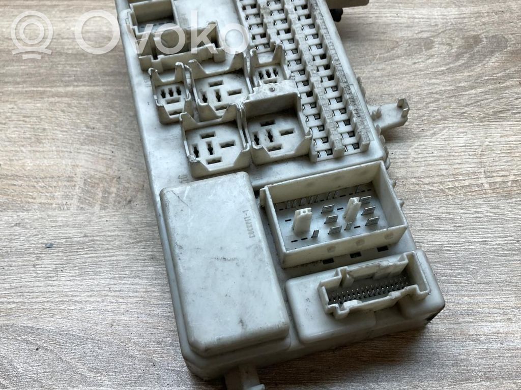 Mazda 3 I Fuse module 