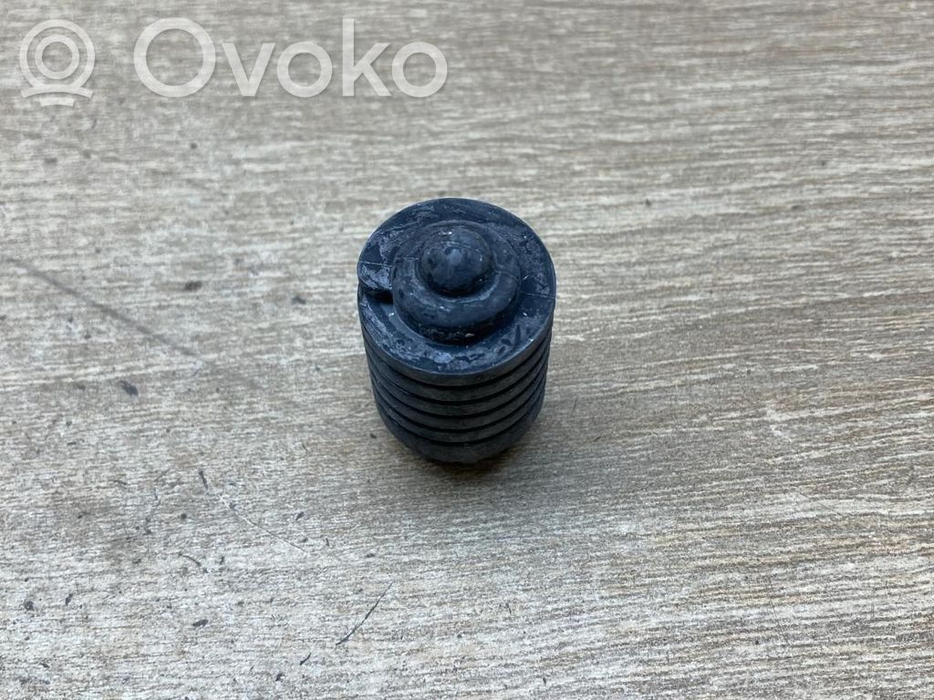 BMW 7 E38 Siłownik maski przedniej 