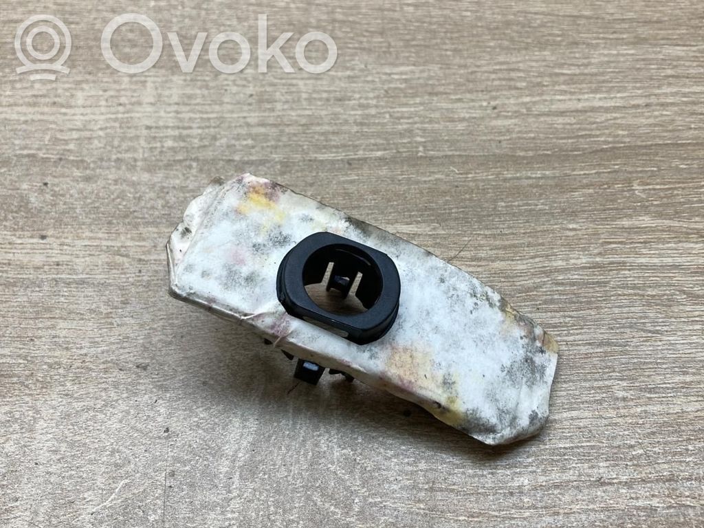 Volkswagen Transporter - Caravelle T6 Uchwyt przedniego czujnika parkowania PDC 