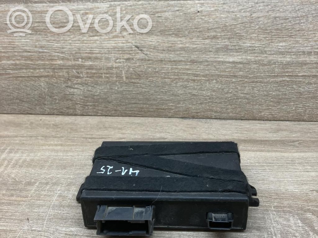 Audi A4 S4 B5 8D Sterownik / Moduł parkowania PDC 
