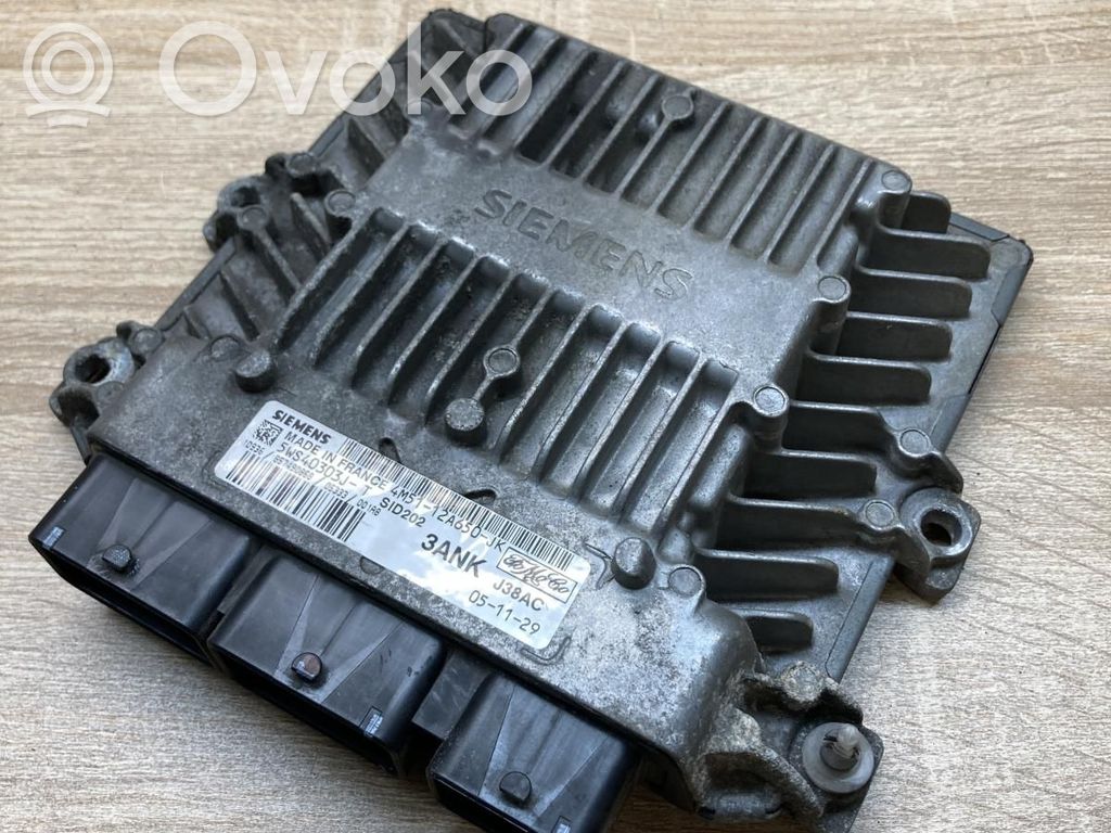 Ford Focus Motorsteuergerät ECU 