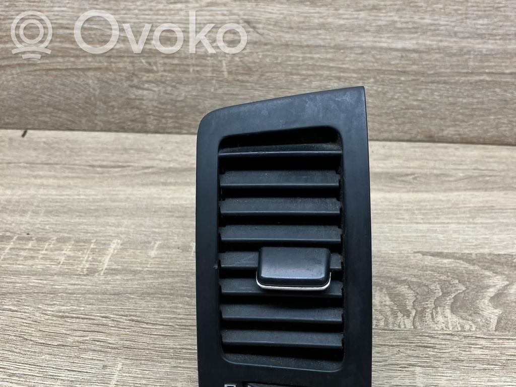 Toyota Corolla Verso E121 Boczna kratka nawiewu deski rozdzielczej 