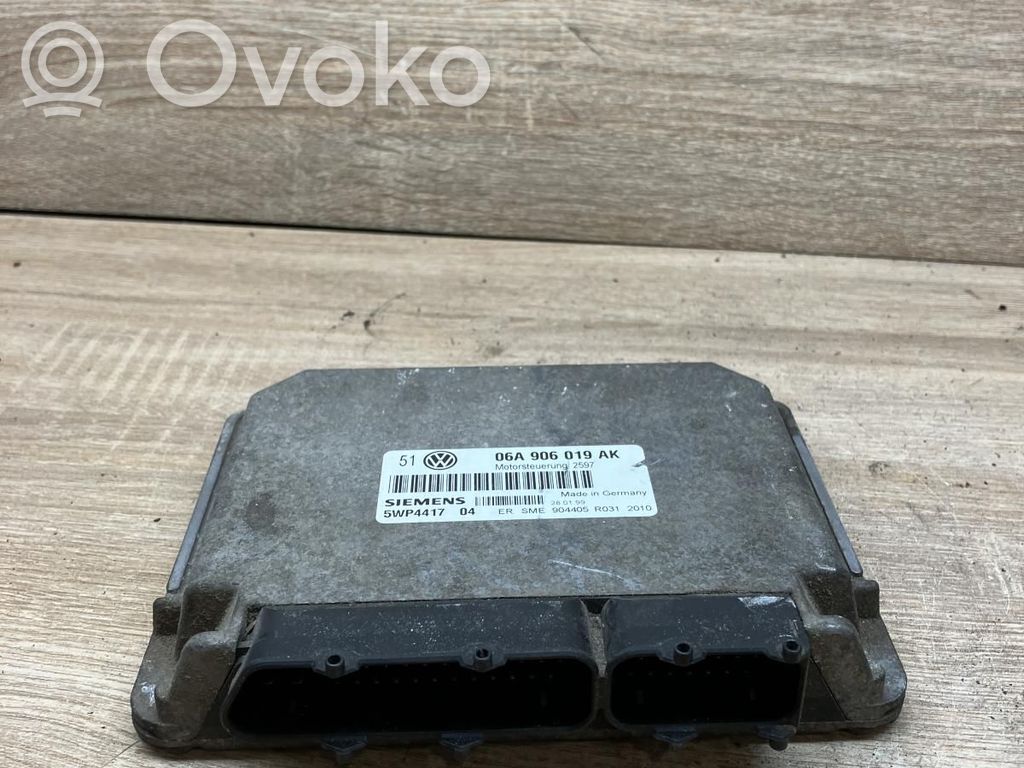 Volkswagen Golf IV Engine control unit/module 