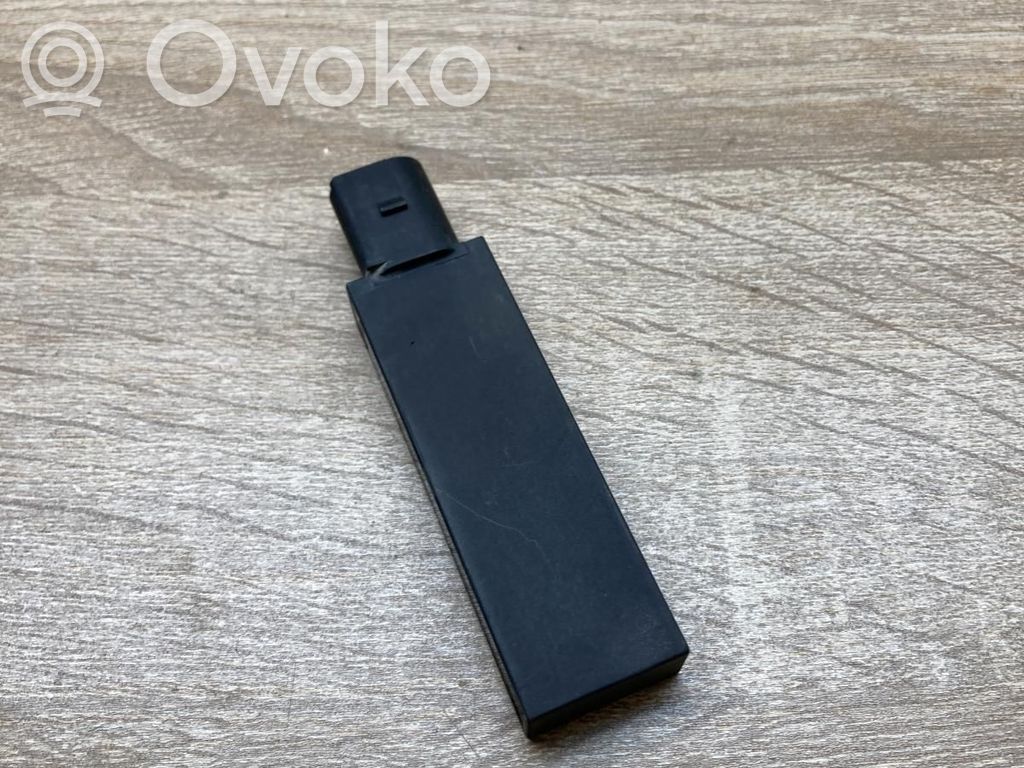 Volkswagen PASSAT CC Antena systemu bezkluczykowego 