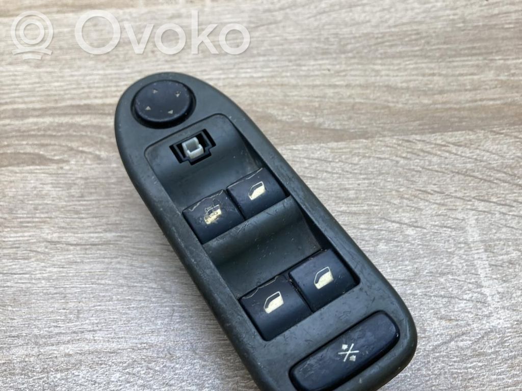 Citroen C5 Electric window control switch 