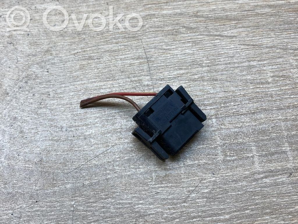 Plug wire   1378114