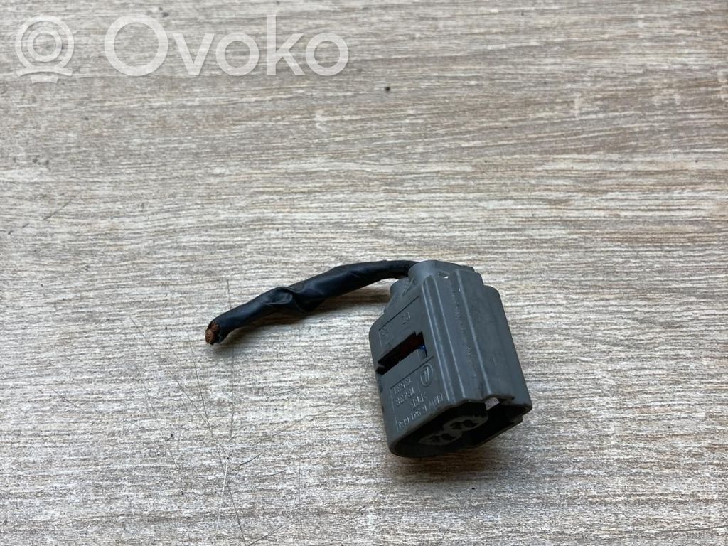Plug wire   6941664