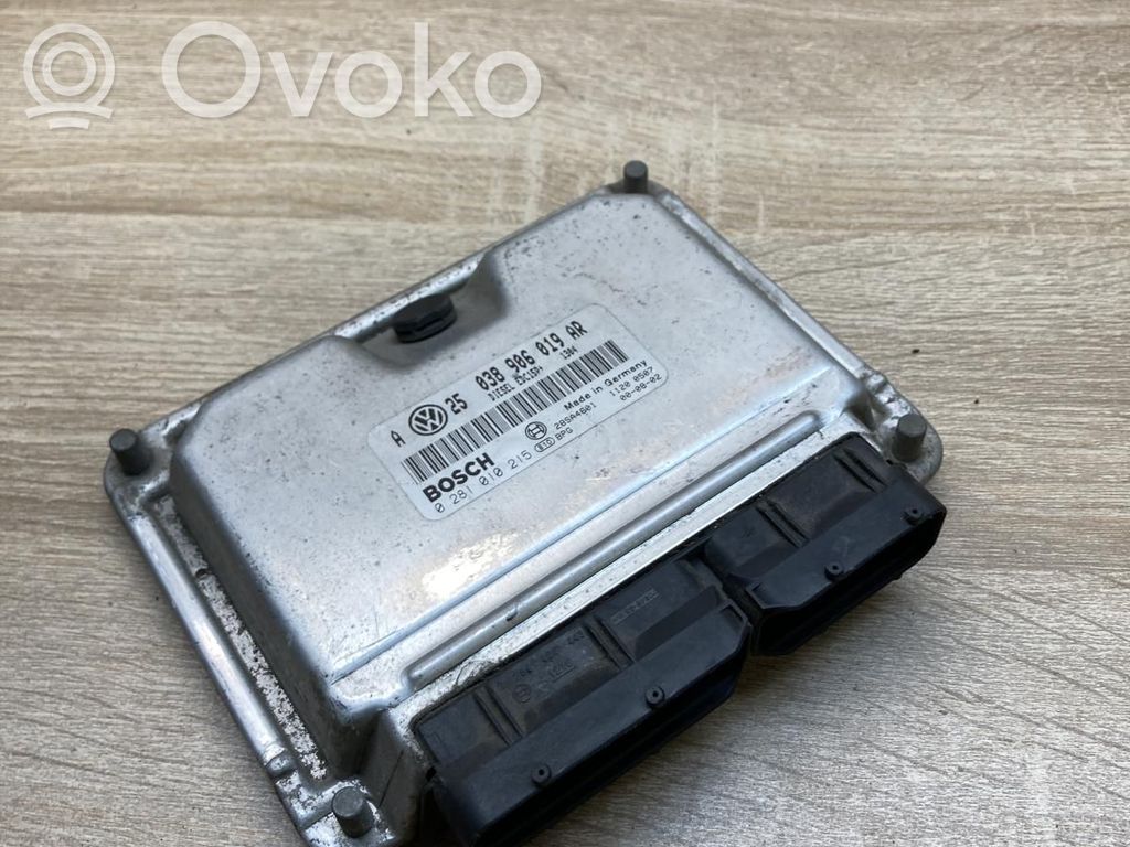 Engine control unit/module ECU   038906019AR,0281010215