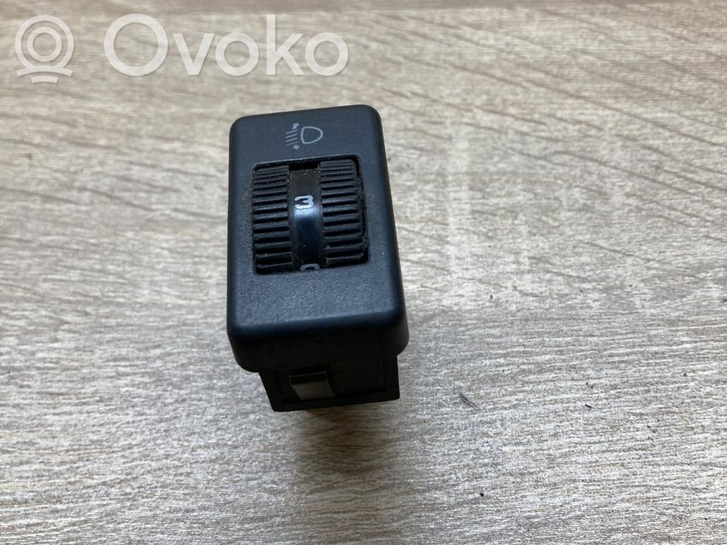 Volkswagen Golf III Comutator control nivel faruri 