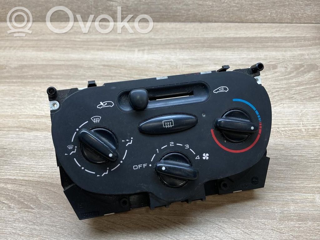 Peugeot 206 Climate control unit 