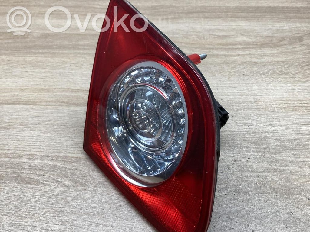 Volkswagen PASSAT B6 Lampy tylnej klapy bagażnika 