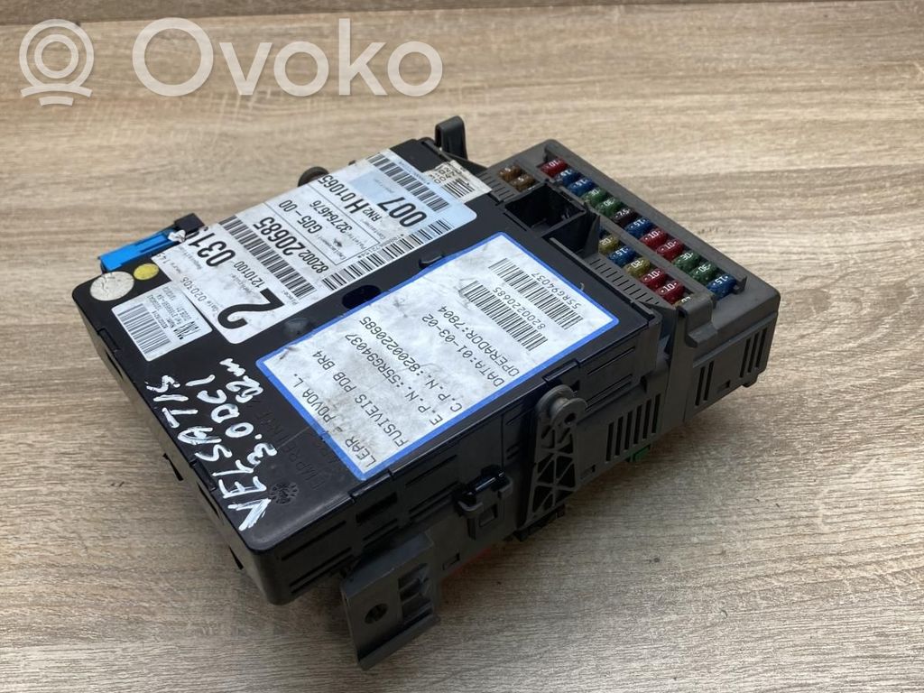 Ramka / Moduł bezpieczników   8200220685,8200148810
