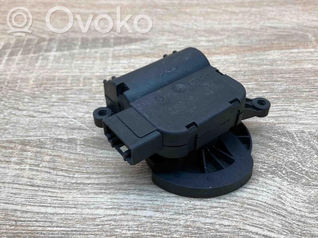Audi A4 S4 B6 8E 8H Motor/actuator clapetă aer 
