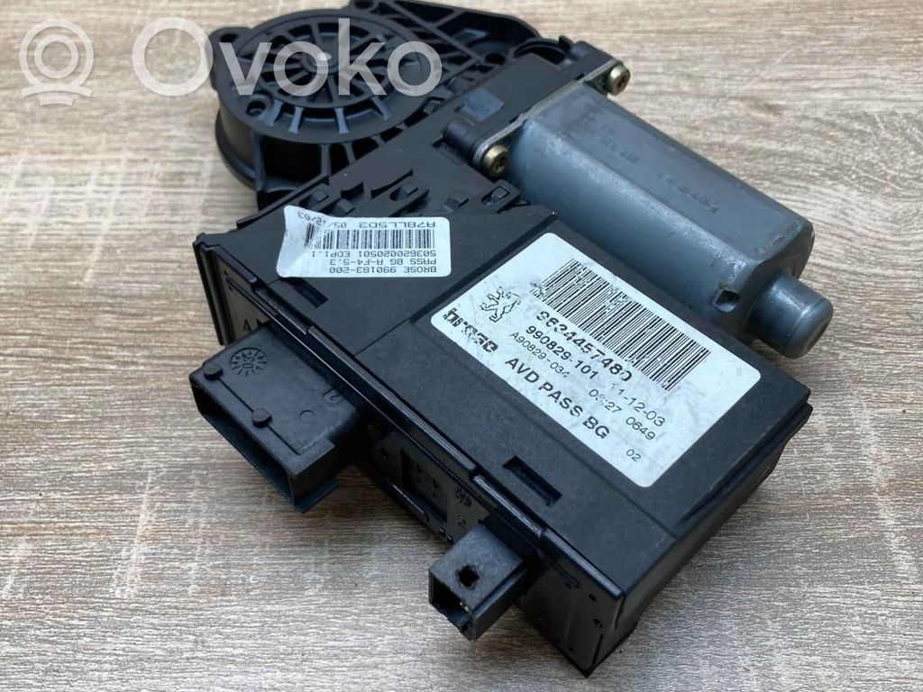 Peugeot 407 Motorino alzacristalli della portiera anteriore 