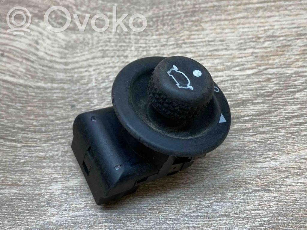 Comutator oglinzi laterale   93BG17B676BA