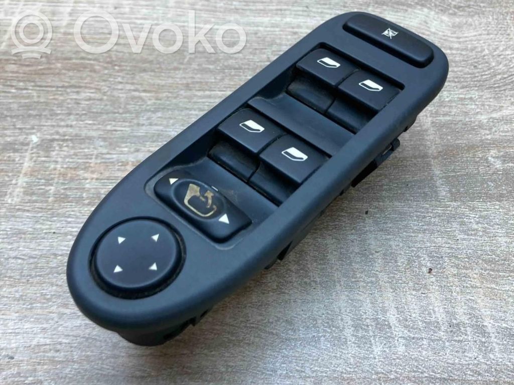 Citroen C5 Electric window control switch 