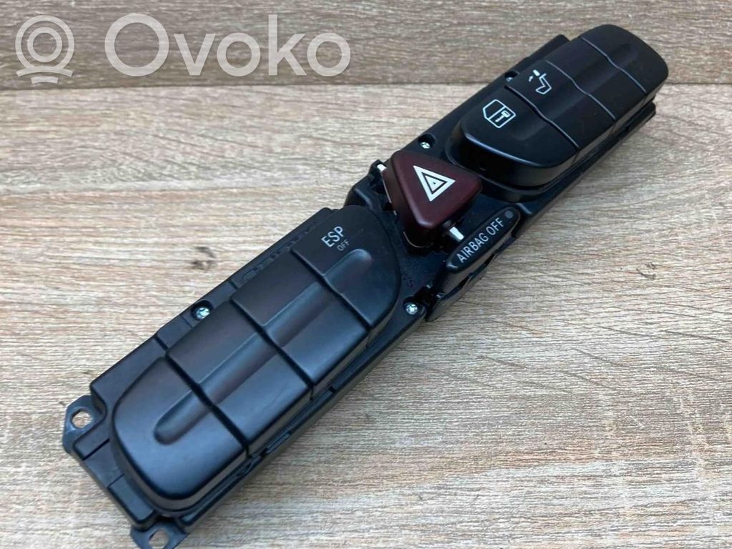 Mercedes-Benz C W203 Comutator lumini pericol 