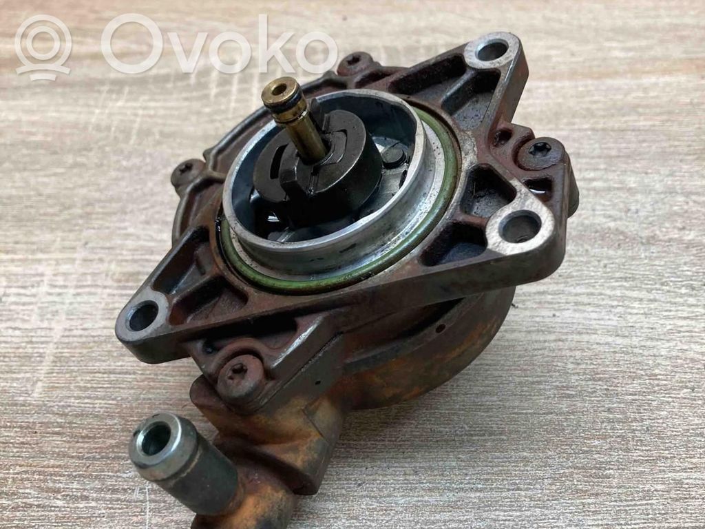 Audi A6 S6 C5 4B Pompa a vuoto 