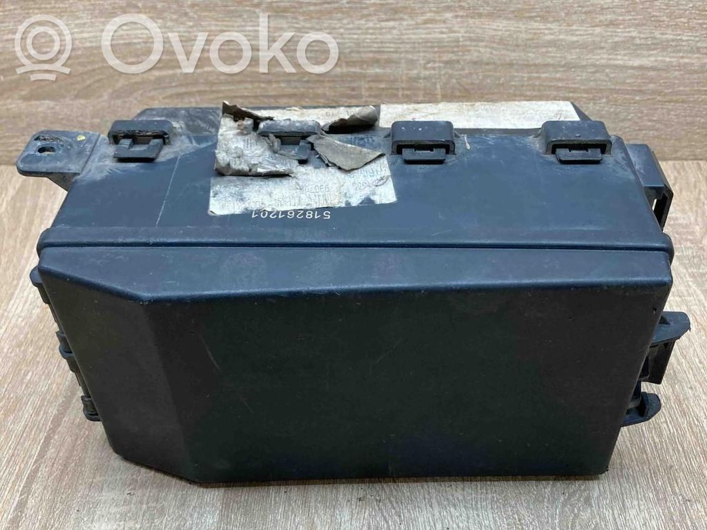 Ford Focus Ramka / Moduł bezpieczników 