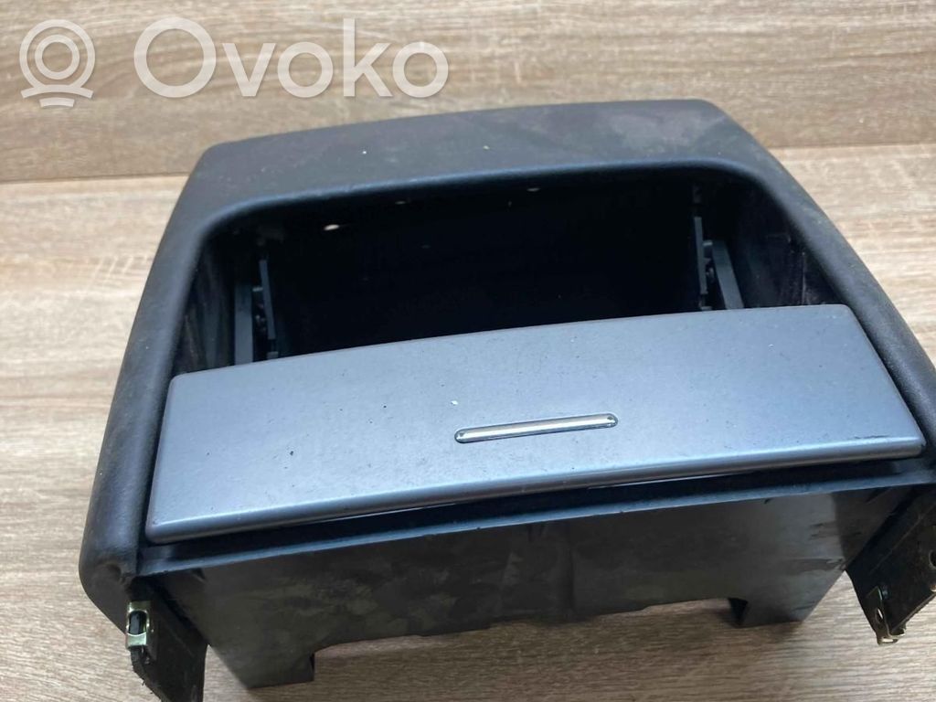 Tylny uchwyt na kubek tunelu środkowego   7077955,124975
