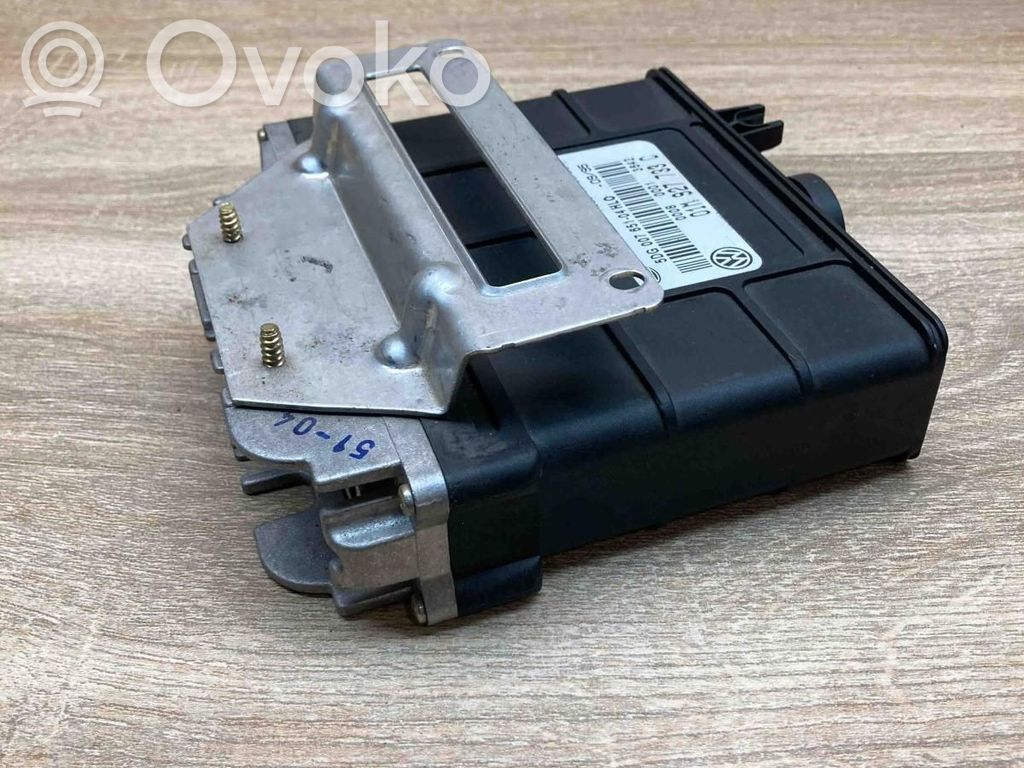 Volkswagen Golf III Komputer / Sterownik ECU silnika 