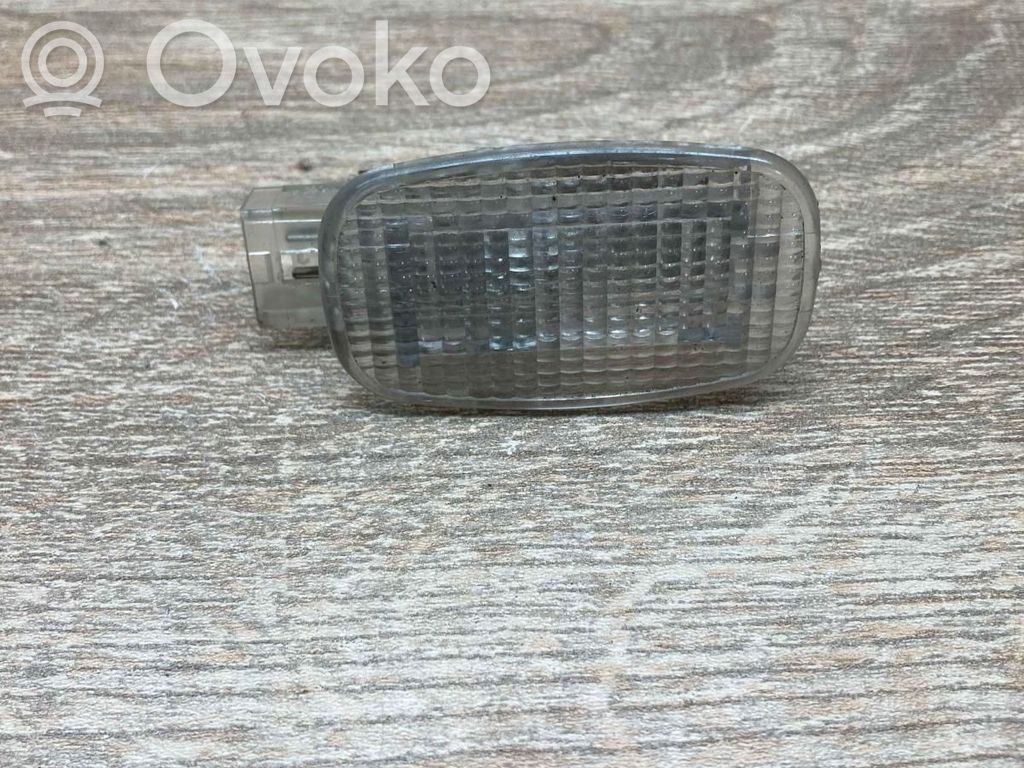 Mercedes-Benz E W211 Takaistuimen valo