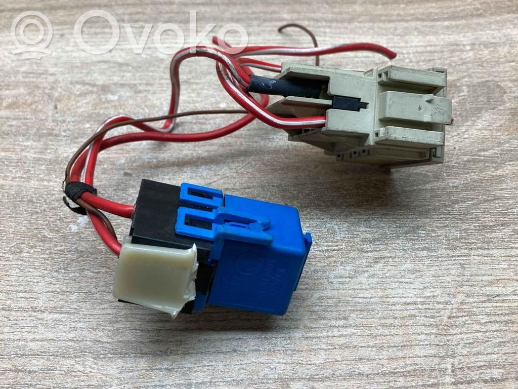 Plug wire   1740559,8364581