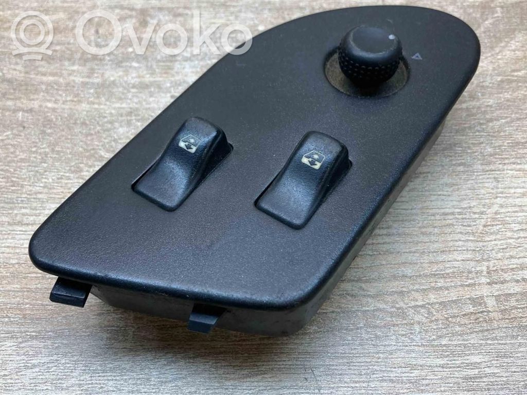 Renault Safrane Electric window control switch 