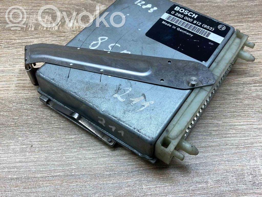 Engine control unit/module ECU   P09146476,0280000912