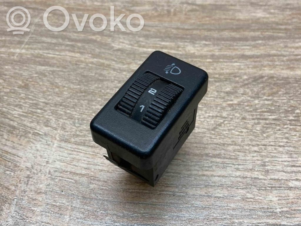Volkswagen Golf III Comutator control nivel faruri 