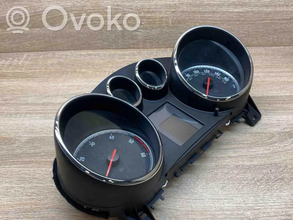 Opel Astra J Speedometer (instrument cluster) 