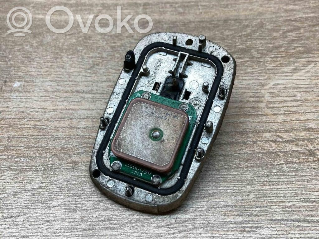 Audi TT TTS Mk2 GPS-pystyantenni 